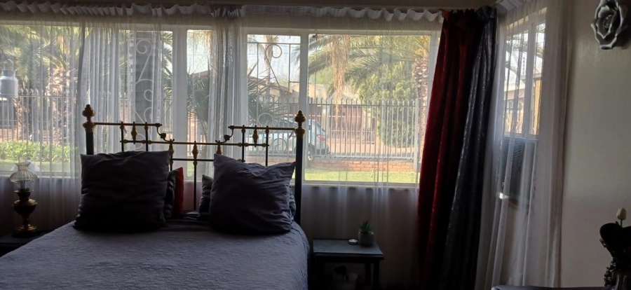 3 Bedroom Property for Sale in Heuwelsig Northern Cape